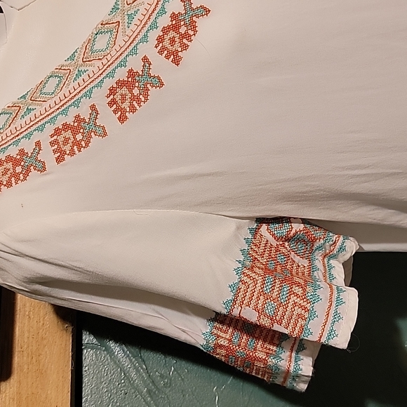 MUR MUR ..NWT.. Hand stiched White Tunic - Picture 3 of 7